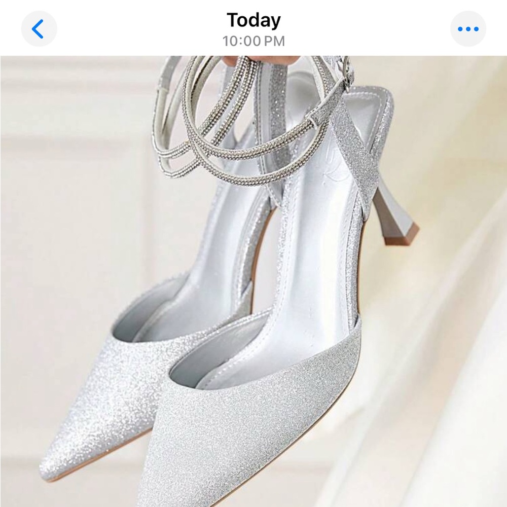 Elegant Silver Women's Heels great for Prom, Wedding or Event size 36/6